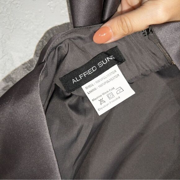 NWT Alfred‎ Sung Caviar Gray High Neck Cut Out Satin Dress Size 2 - Picture 8 of 9